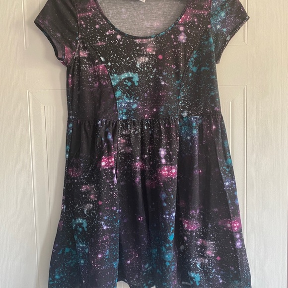Women/Girls Dresses - Picture 1 of 1